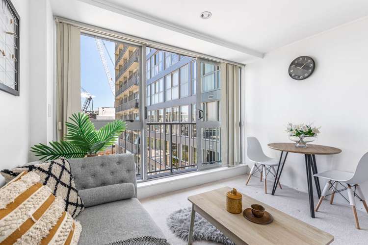 818/72 Nelson Street Auckland Central_4