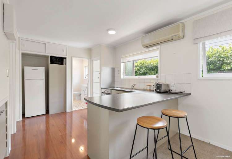 2/134 Calliope Road Devonport_3