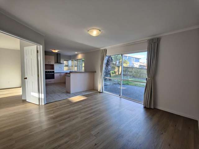 56 Whitford Road 10662_3