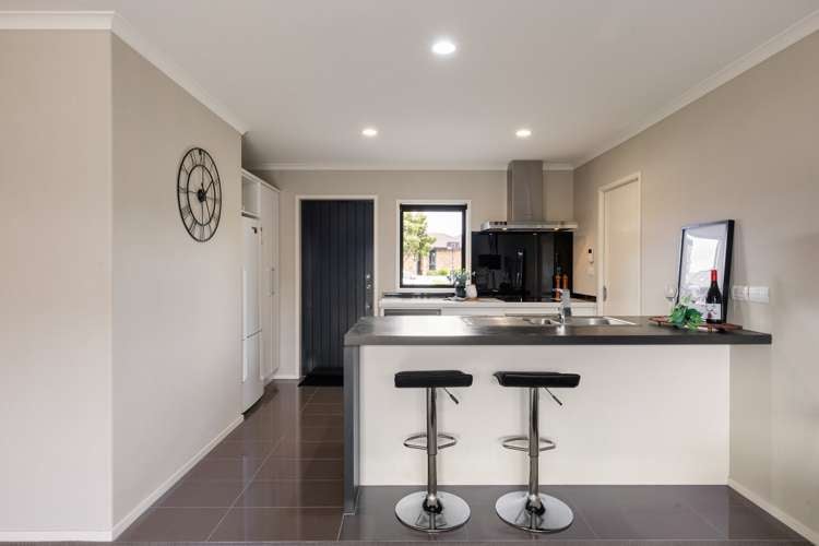 5 & 5A Denham Court Flagstaff_27