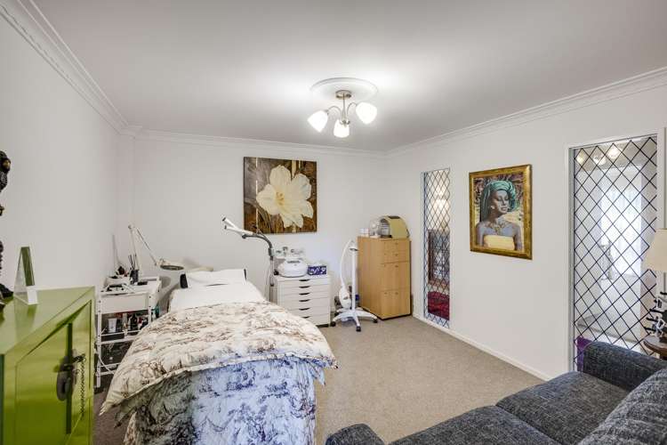 2 Fern Grove Taradale_12