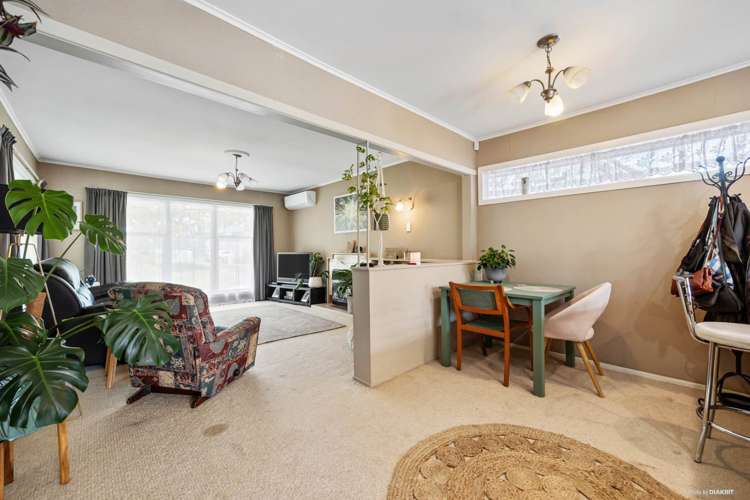 17 Amberley Avenue Te Atatu South_2