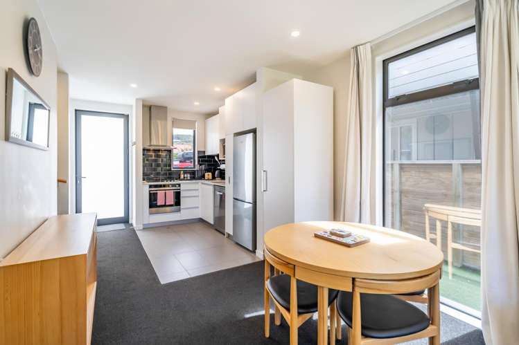 6/74 Derwent Street Island Bay_10