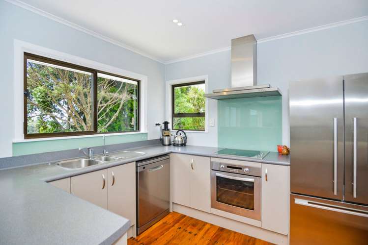 22 Rimutaka Place Titirangi_6