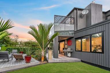 2/204 Riddell Road_1