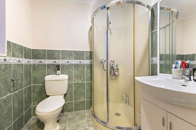 21 Asics Drive Favona_12