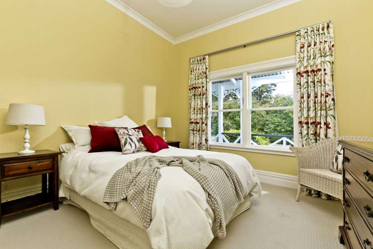 9 Birchwood Grove Greenhithe_13