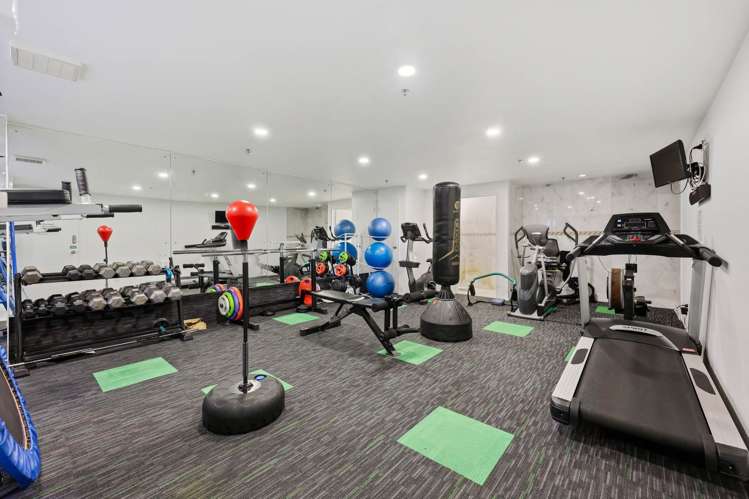 2C/171 Hurstmere Road Takapuna_18