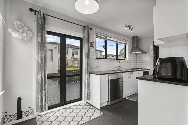 2/116 Beaumonts Way Manurewa_4