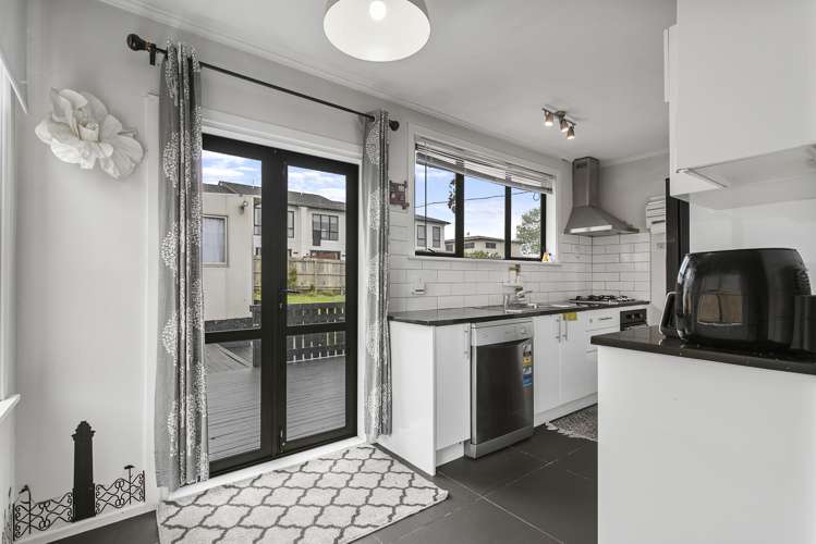 2/116 Beaumonts Way Manurewa_4