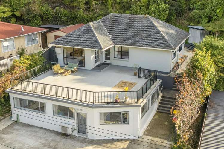 70 Sunny Grove Wainuiomata_1