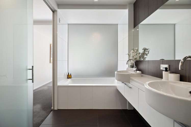 24/16 Kent Street Queenstown Hill_13