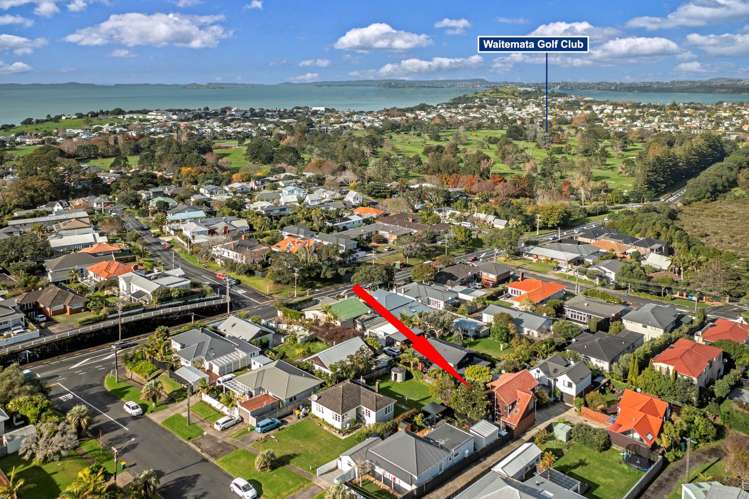 2/1 Aramoana Avenue Devonport_26