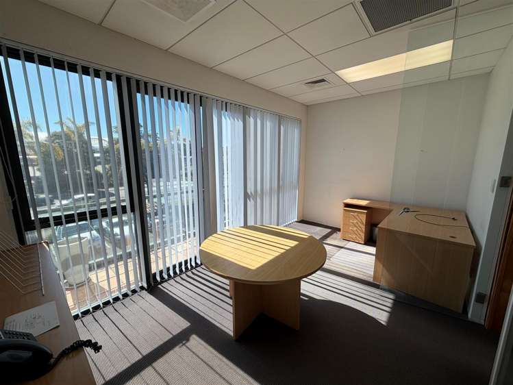 3B/77 The Strand Parnell_1