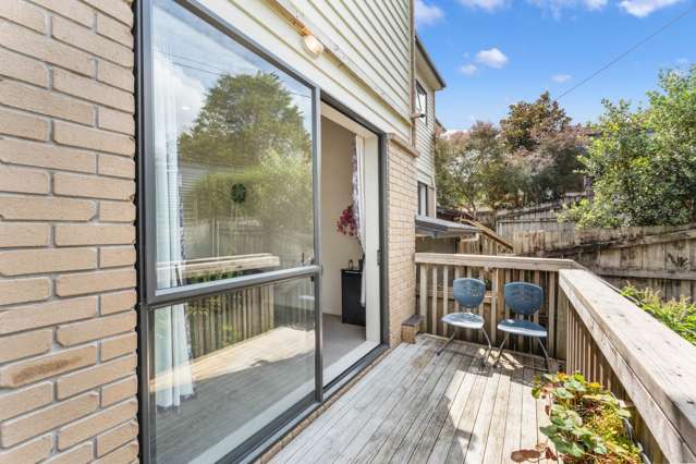 6/2 Swan Hill Drive Glen Eden_4