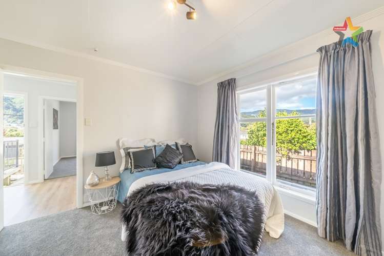 28 Main Road Wainuiomata_13