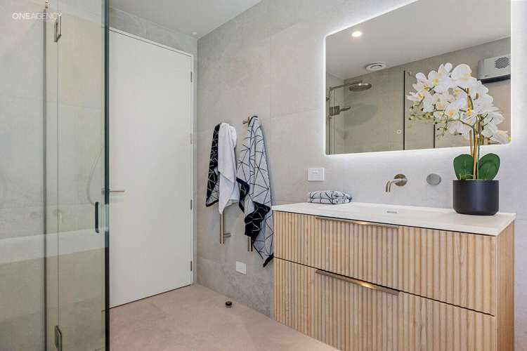 1/99 St Albans Street Saint Albans_21