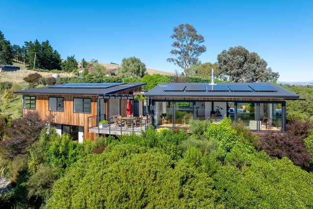 Light-filled architecture with sweeping outlook