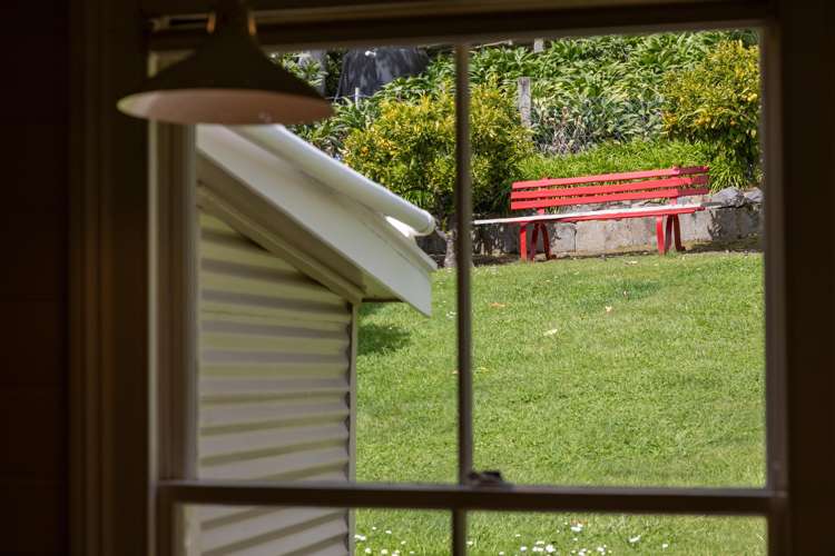 257 Beach Road Akaroa_15