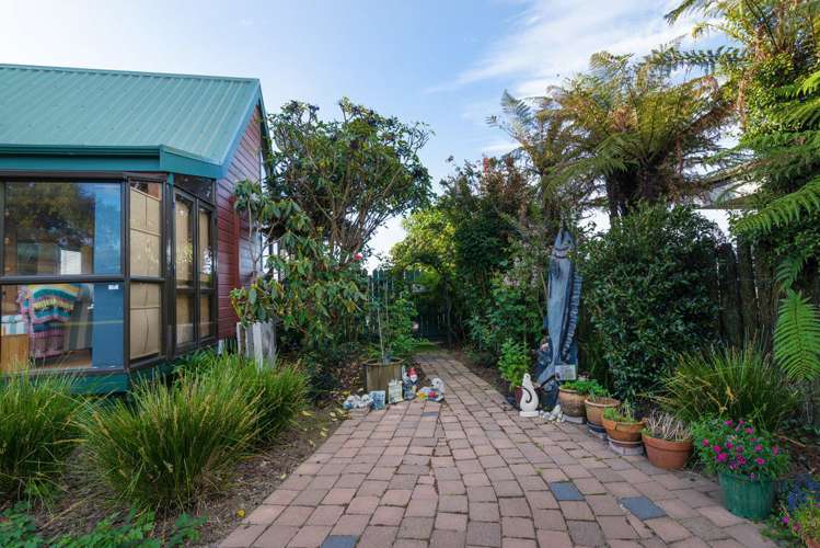 5 Holden Avenue Holdens Bay_33