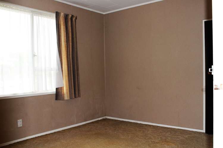 15 Almay Place Clover Park_10