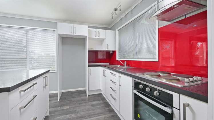 15a Sequoia Place Pukete_5