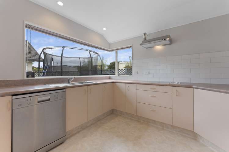 2 Fauchelle Court Feilding_12