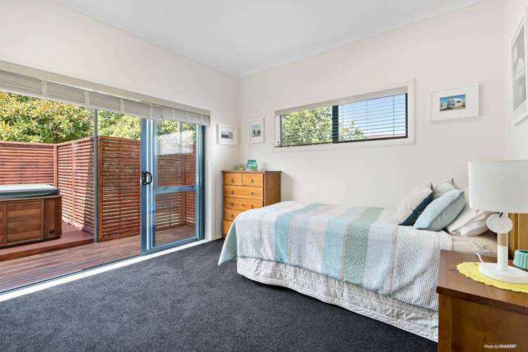 227 Alec Craig Way Gulf Harbour_17