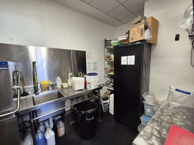 1/24 Henderson Vallery Road Henderson_2