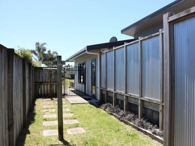 19 Hawk Hill Crescent Cooks Beach_23