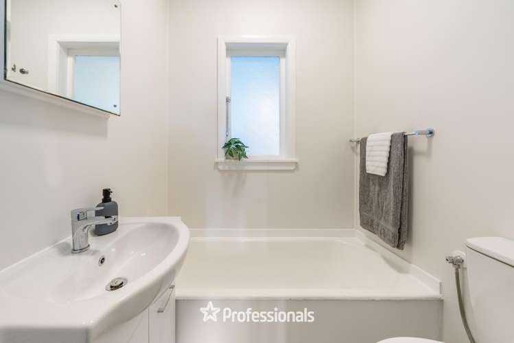 17 Maungaraki Road Korokoro_13