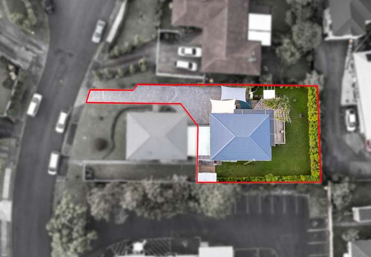 2/4 Noumea Place Mairangi Bay_21
