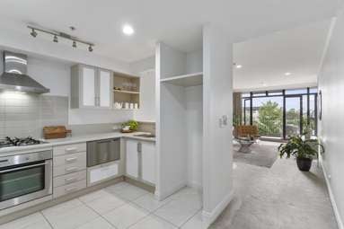 1D/36 James Cook Crescent_1