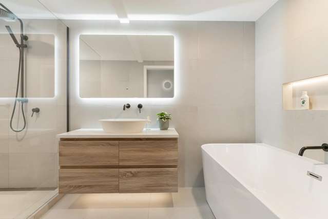 1/131 Carlisle Road Browns Bay_1