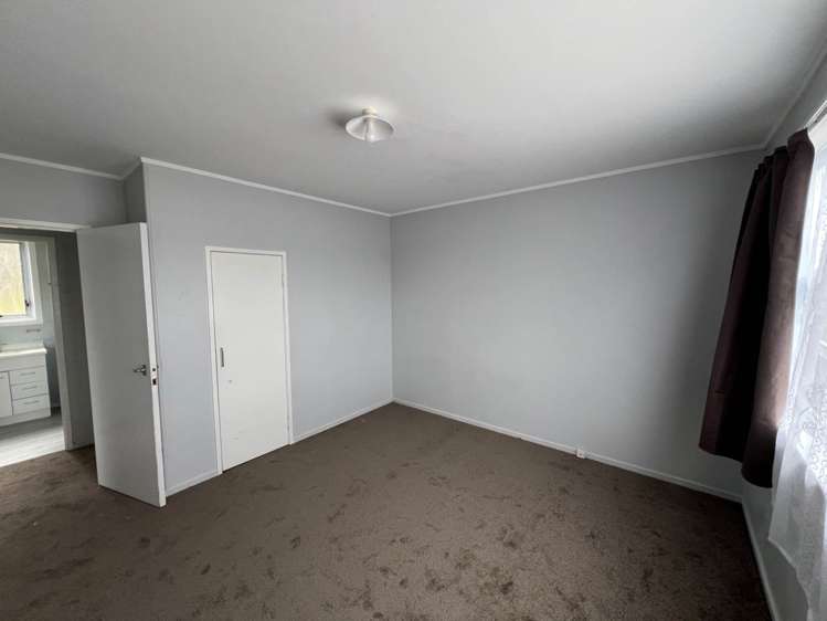 38 Thornlow Street Glendene_9