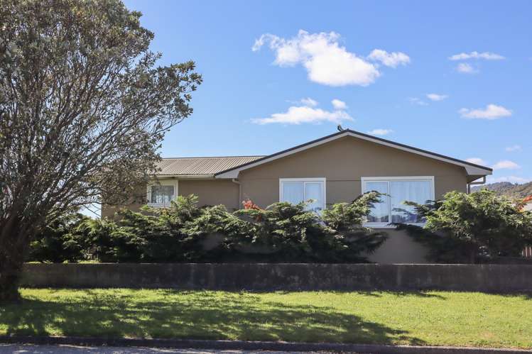 90 Domett Esplanade Cobden_28