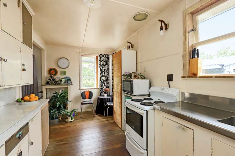 1106 Cunningham Crescent Mayfair_1