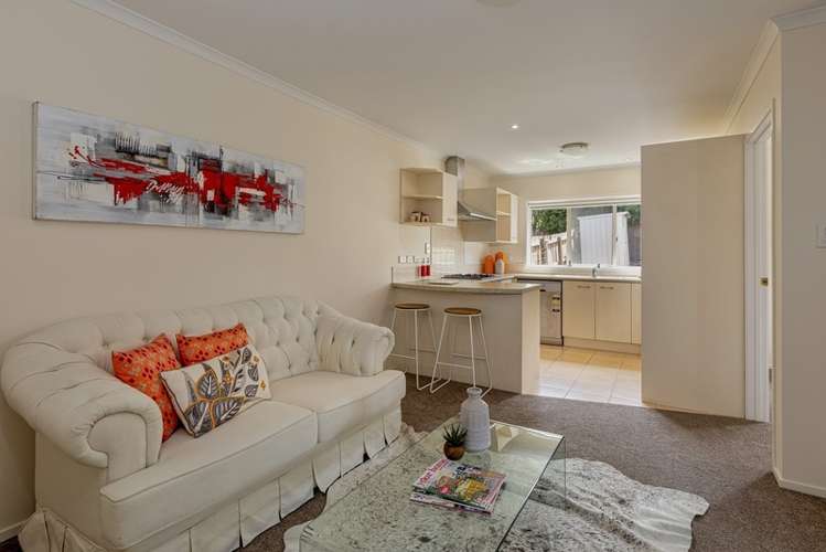 19 Stolford Crescent New Lynn_13