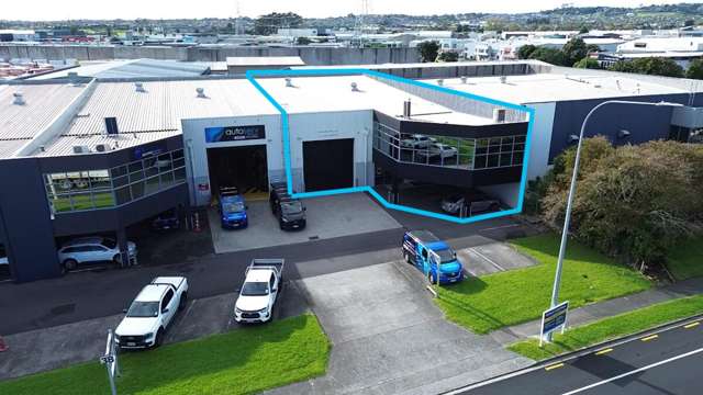 Functional & Efficient Road Front Industrial