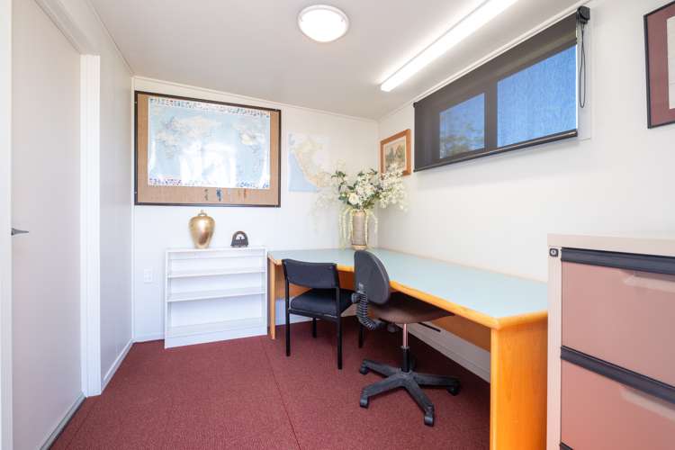 12 Deakin Place Clive_16