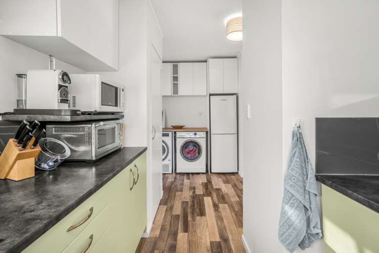 5 Glenbrook Grove Naenae_12