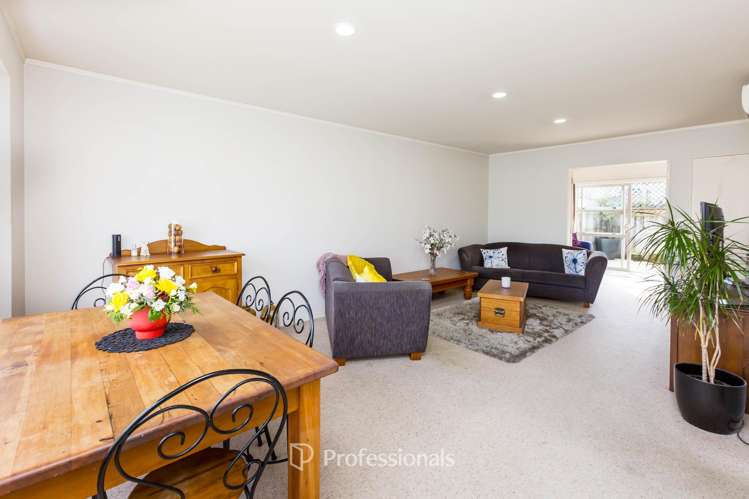 16/17 John Street Trentham_1