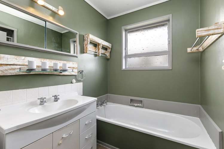 26 Kentucky Street Totara Park_10