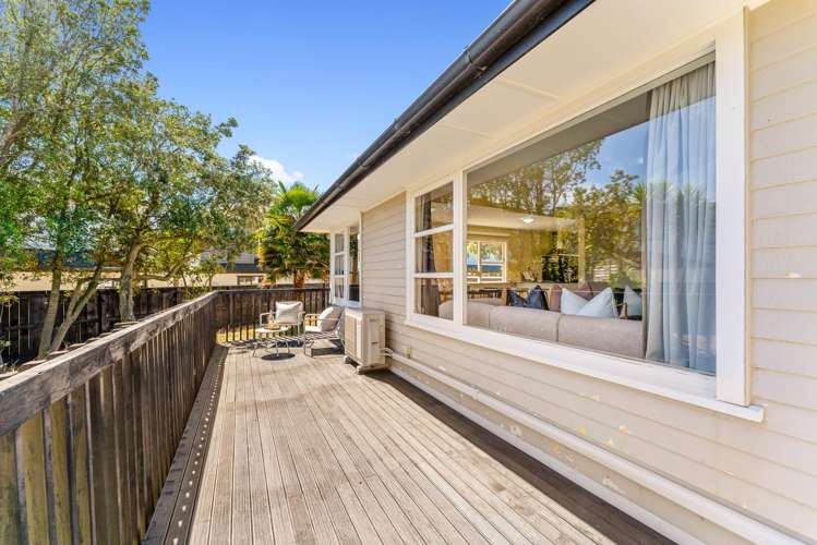 24 Mackenzie Street Te Atatu South_18