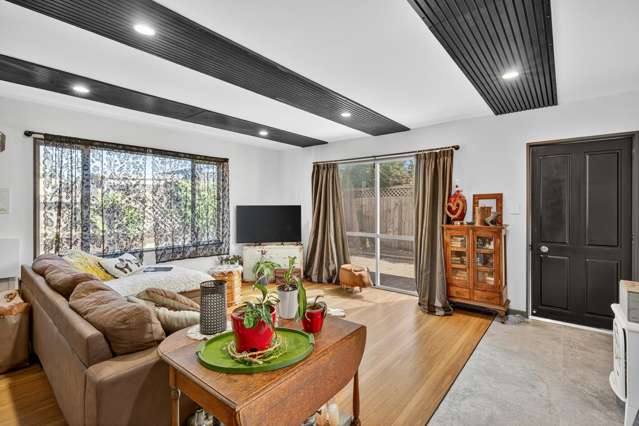 2/44 Shakespeare Road Waltham_1