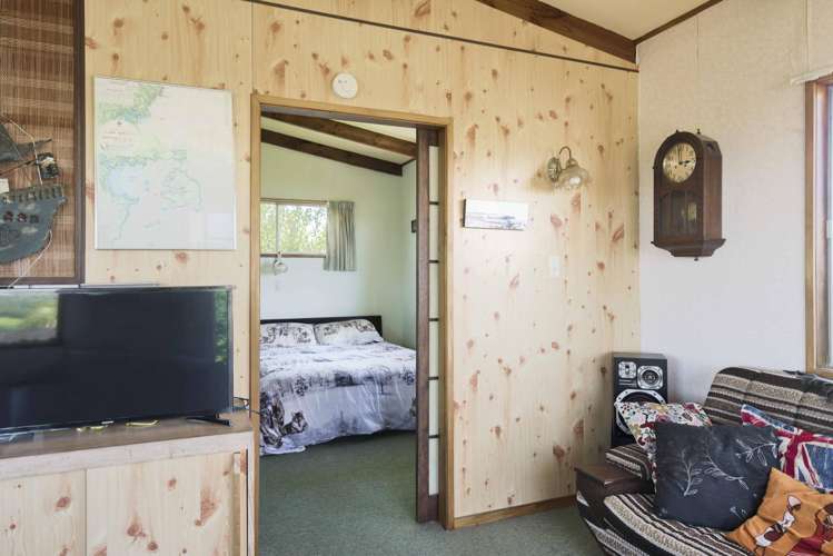 1437 Whangaparaoa Road Army Bay_8