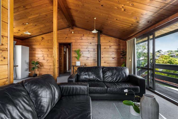 375 Welcome Bay Road Welcome Bay_1