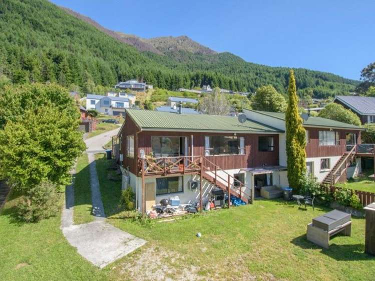 16a Arawata Terrace Fernhill/Sunshine Bay_0