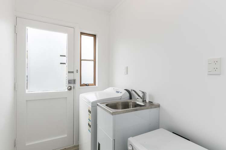 4a Earp Street Johnsonville_11