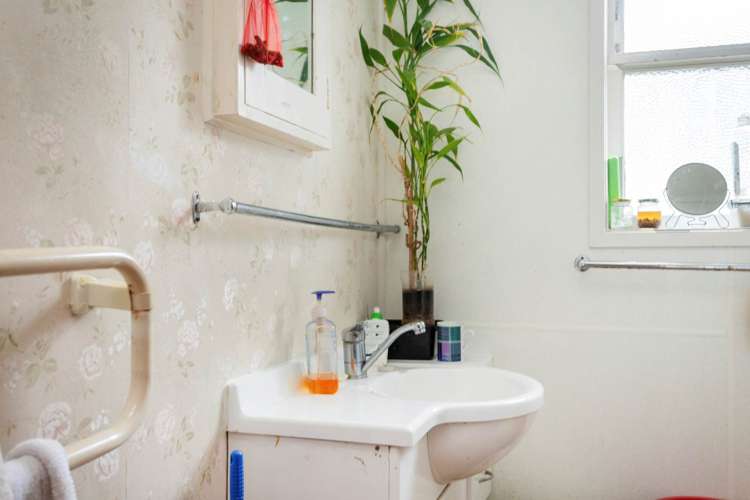 74 Crawford Avenue Mangere Bridge_12